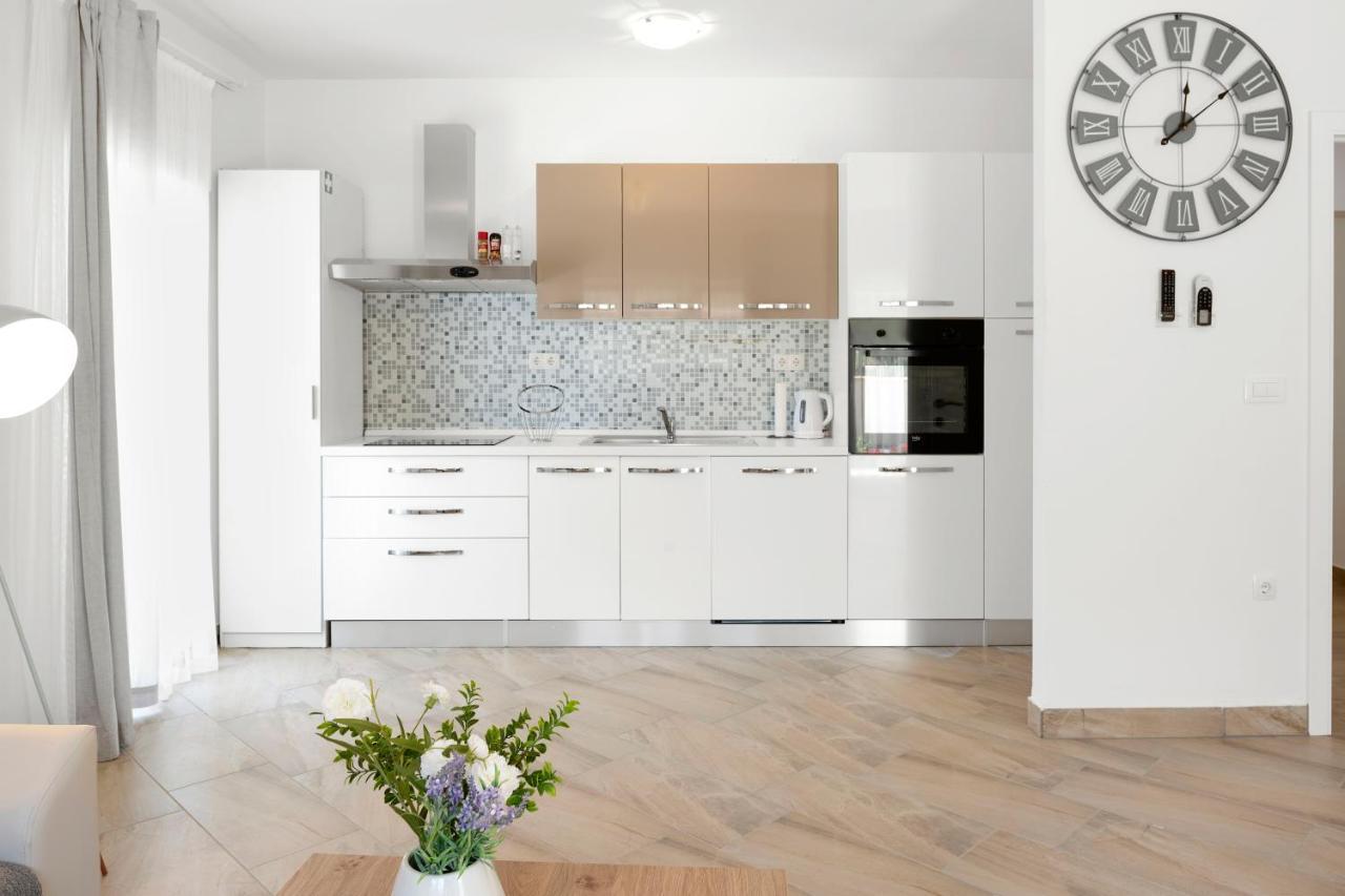 Aaa Anic Amazing Apartments Deluxe Spalato Esterno foto